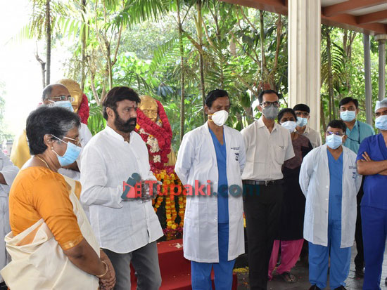 Balakrishna Pays Tribute to Senior NTR on His 26th Death Anniversary in Hyderabad